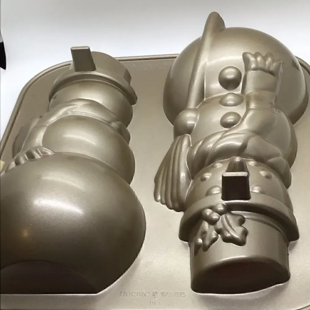 Williams Sonoma Nordic Ware Snowman Cake Pan